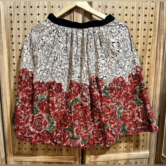 Edme & Esyllte VINTAGE ANTHROPOLOGIE FLORAL BEADED SKIRT EMBROIDERED Red Black - Picture 3 of 6